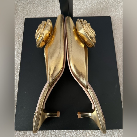 Jennifer Sumko by Antonio Melani Gold Kitten Heels - Picture 3 of 5